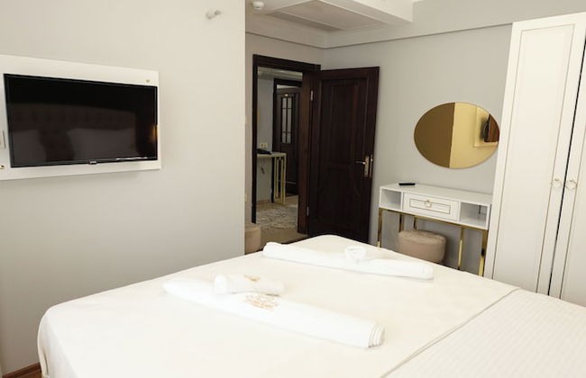 Golden Homes Luxury Suites - Photo 12