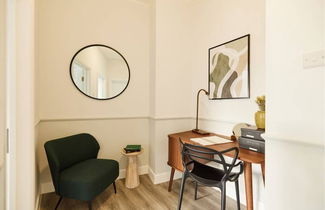 Photo 3 - The Fulham Escape - Alluring 5BDR Flat