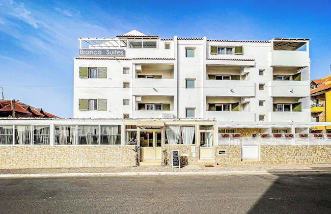 Branco Suites - Photo 71