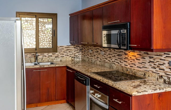 2-Bedroom Condo with Ocean View and Pool - Foto 9