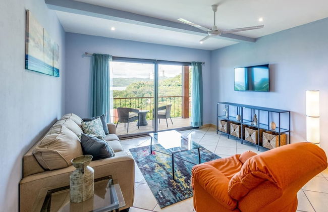 2-Bedroom Condo with Ocean View and Pool - Foto 14