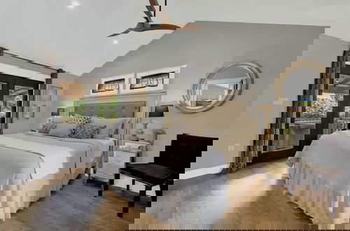 Foto 4 - Alcove: Steps to Main St.-high End Home W/hot-tub!