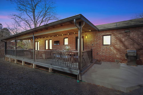 Photo 12 - Alcove: Steps to Main St.-high End Home W/hot-tub