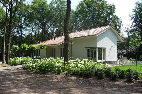 Foto 54 - Country House With Fireplace at Bedafse Bergen