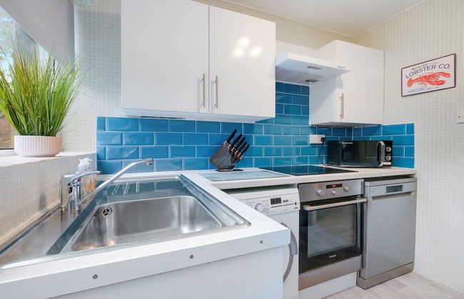 Bourne Court Attractive 1 bdrm Apartment - Photo 9