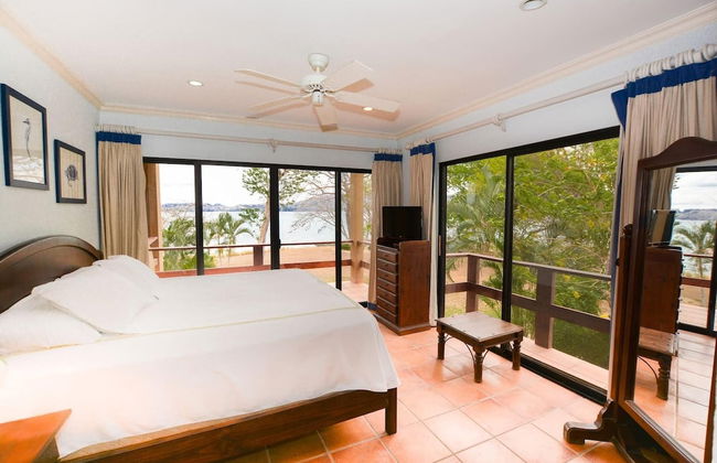 Elegant 3BR Beachfront Condo with Spacious Interior, Ocean-View Terrace & Direct Access to Playa Flamingo - Foto 3