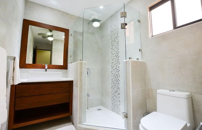 Elegant 3BR Beachfront Condo with Spacious Interior, Ocean-View Terrace & Direct Access to Playa Flamingo - Foto 21