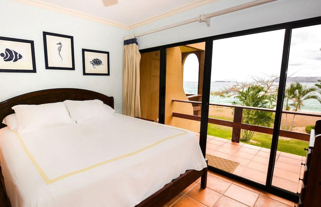 Elegant 3BR Beachfront Condo with Spacious Interior, Ocean-View Terrace & Direct Access to Playa Flamingo - Foto 6