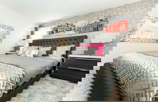 Foto 3 - Spacious Luxury Home Near Disney & Universal