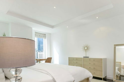 Photo 3 - LUX The Elegant DIFC Suite