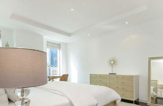 Photo 3 - LUX The Elegant DIFC Suite