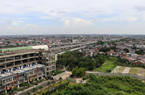 Photo 10 - Modern Look And Homey Studio Apartment Gateway Park Lrt City