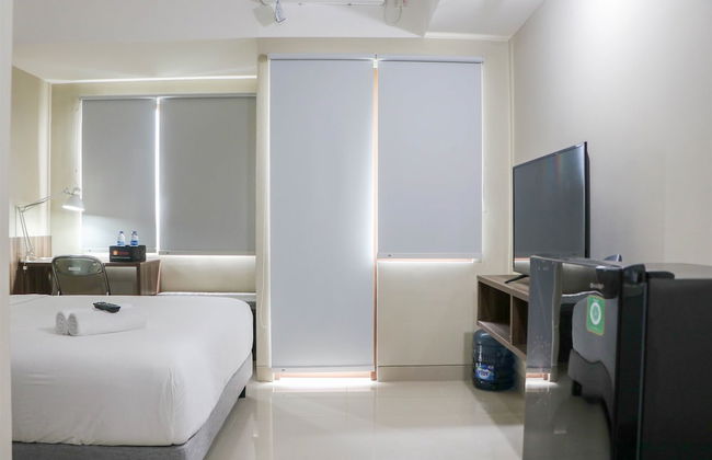 Modern Look and Homey Studio Apartment LRT City Jatibening - Foto 1