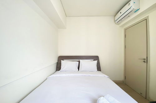 Photo 4 - Cozy Living And Strategic 2Br At Meikarta Apartment