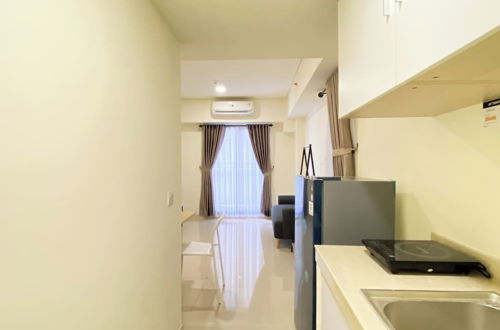 Photo 7 - Cozy Living And Strategic 2Br At Meikarta Apartment