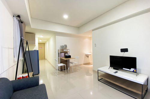 Photo 12 - Cozy Living And Strategic 2Br At Meikarta Apartment