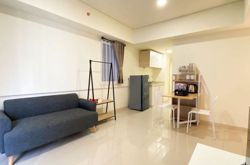 Photo 10 - Cozy Living And Strategic 2Br At Meikarta Apartment