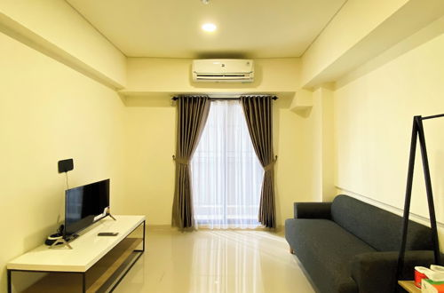Photo 9 - Cozy Living And Strategic 2Br At Meikarta Apartment