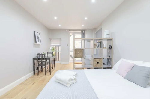 Foto 4 - Modern Studio Flat - 1 min to Paddington Station