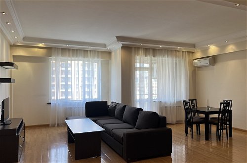 Foto 15 - 2-bedroom Luxury apartment in the center of Yerevan by Sweet Home