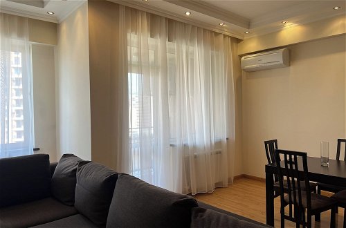 Foto 16 - 2-bedroom Luxury apartment in the center of Yerevan by Sweet Home