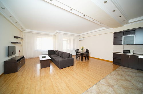 Photo 18 - 2-bedroom Luxury apartment in the center of Yerevan by Sweet Home