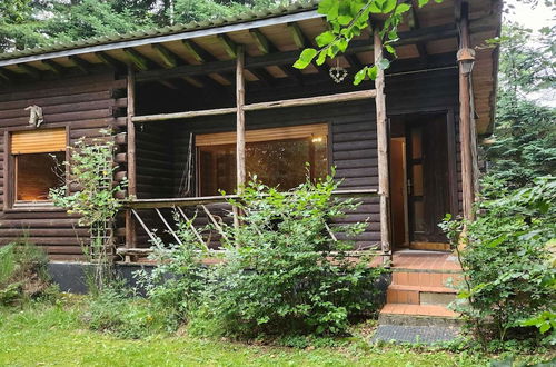 Photo 10 - Tidy Furnished Wooden Chalet near Forest