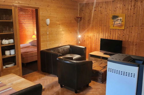 Photo 3 - Tidy Furnished Wooden Chalet near Forest