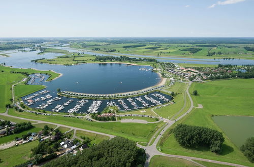 Photo 25 - Beautiful Lodge at the Lake and Beach