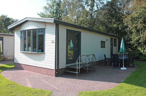 Foto 1 - Chalet With Dishwasher, 21 km. From Leeuwarden