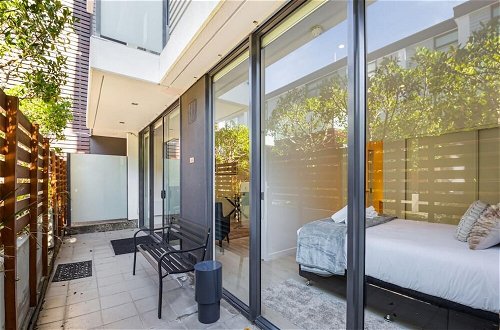 Photo 15 - Charming One-bedroom Apartment in Wynyard Quarter