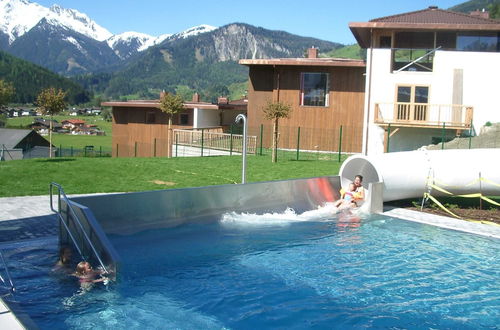 Foto 11 - Luxurious Chalet in Pinzgau With Pool