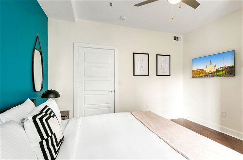 Photo 19 - NOLA's Finest 4-Bedroom Luxury Condo