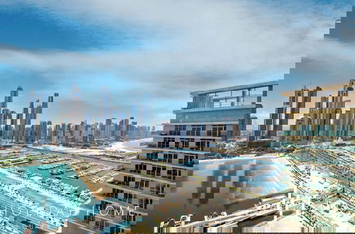 Foto 49 - LUX Luxury Sunrise Beachfront Suite 1