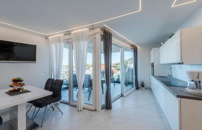 Good Life Deluxe Seafront Apartment - Foto 7
