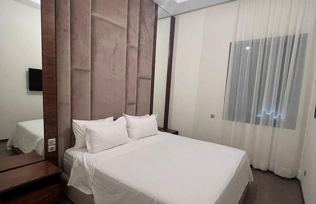 2 Bed Apartment - Balcony, Parking, Wifi - Foto 2