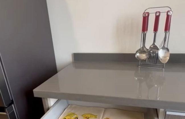 2 Bed Apartment - Balcony, Parking, Wifi - Foto 13