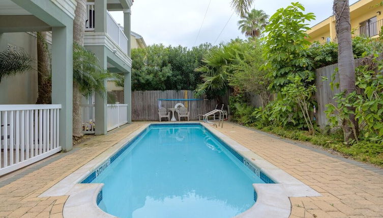 Foto 1 - Sleeps 6 in a 4plex w Pool, Only a Block to Beach