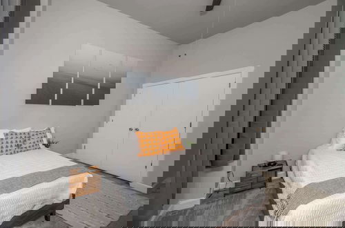Photo 2 - The Heart of Madison Suites