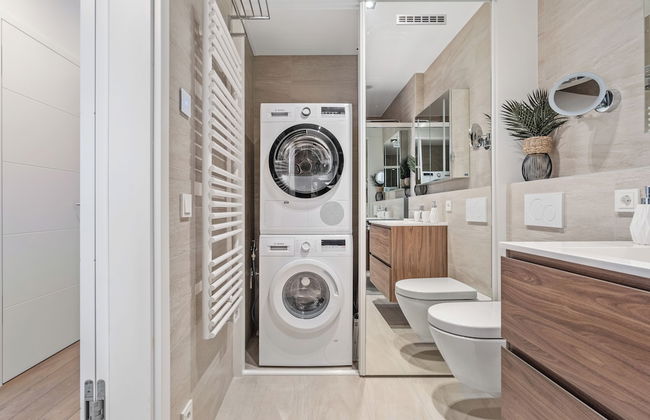 Stylish Luxurious Apt w Pool & Gym ID214 - Foto 21