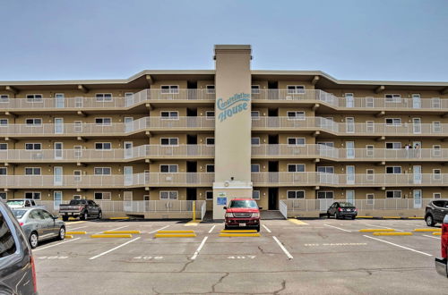 Foto 9 - Beachfront Ocean City Condo w/ Balcony & Views