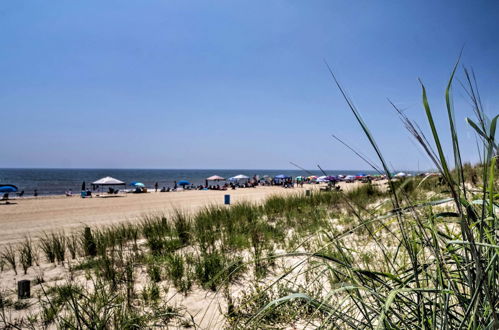 Foto 14 - Beachfront Ocean City Condo w/ Balcony & Views