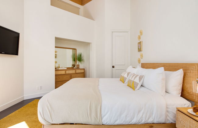 El Reino by Avantstay Spectacular Estate w/ Pool & Tennis Court! - Photo 4