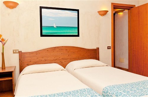 Photo 12 - Fantastico Baia de Bahas Residence Sea View two Bedroom Sleeps six Num0895