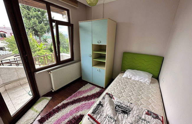 Peaceful Villa With Perfect View in the City Center - Photo 7