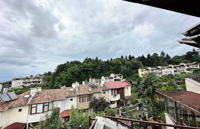 Peaceful Villa With Perfect View in the City Center - Photo 23