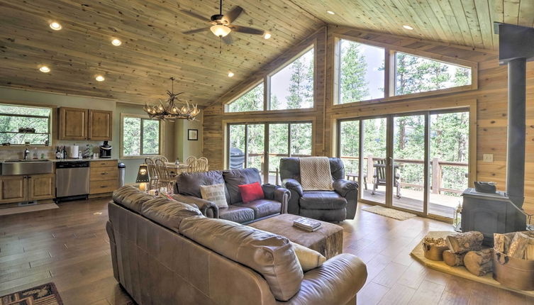 Foto 1 - Spacious Cabin w/ Views & Deck Near Jefferson Lake