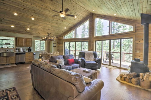 Foto 1 - Spacious Cabin w/ Views & Deck Near Jefferson Lake