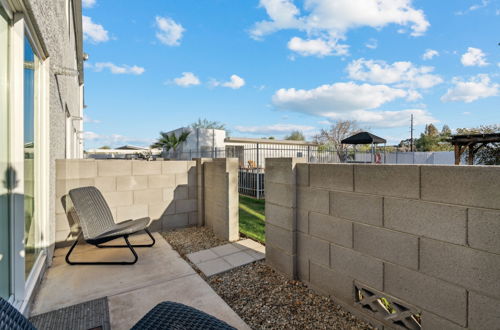 Photo 13 - Refreshing Studio in H2O Complex w Pool