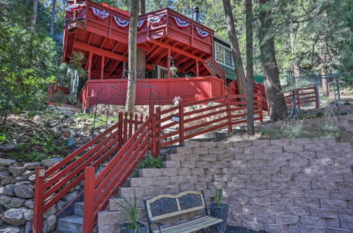 Foto 19 - Boho Crestline Cabin, 1 Mile to Lake Gregory